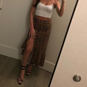 Pull&Bear MIDI Floral Skirt